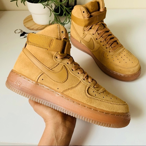 Nike Air Force 1 High LV8 3 - Picture 1 of 10